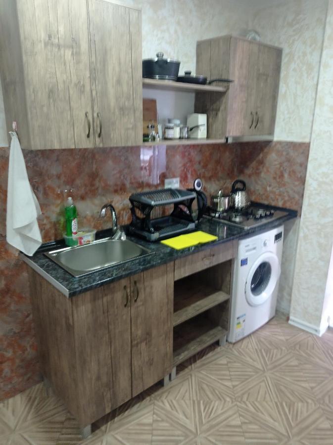 Guesthouse Melikishvili 57 บาทูมิ ภายนอก รูปภาพ