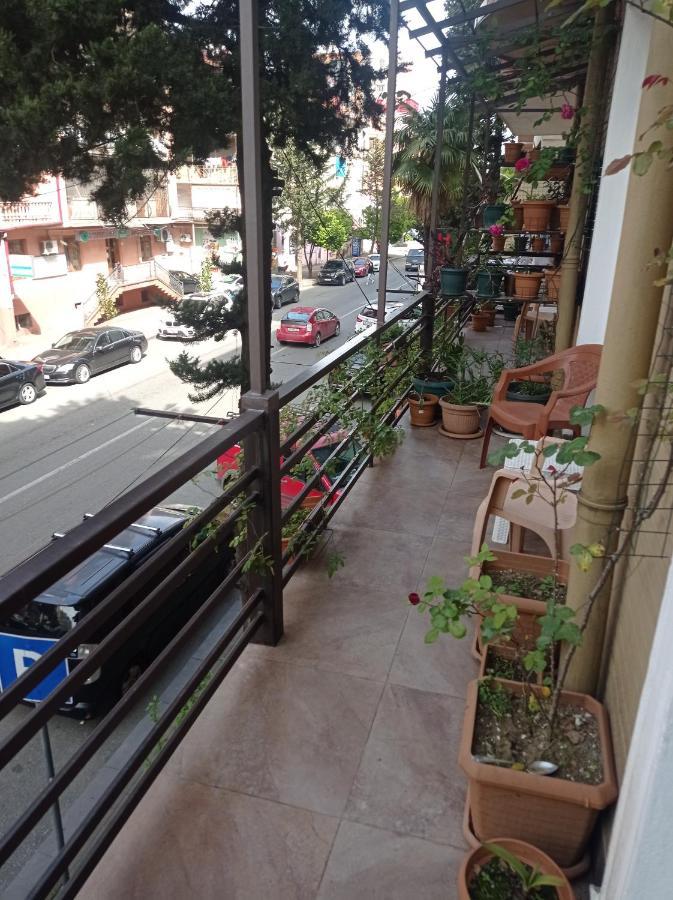 Guesthouse Melikishvili 57 บาทูมิ ภายนอก รูปภาพ