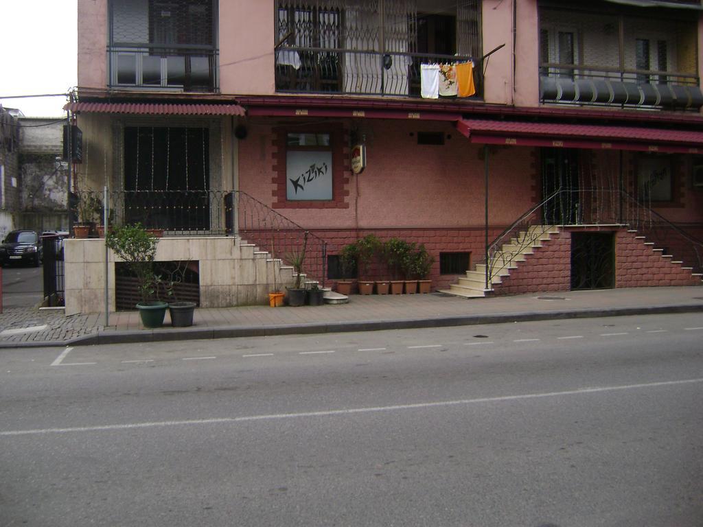 Guesthouse Melikishvili 57 บาทูมิ ภายนอก รูปภาพ