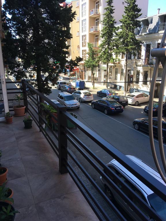 Guesthouse Melikishvili 57 บาทูมิ ภายนอก รูปภาพ